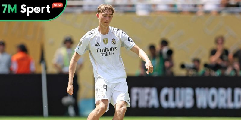 Huijsen hoàn toàn có thể trở thành huyền thoại tại sân Bernabeu