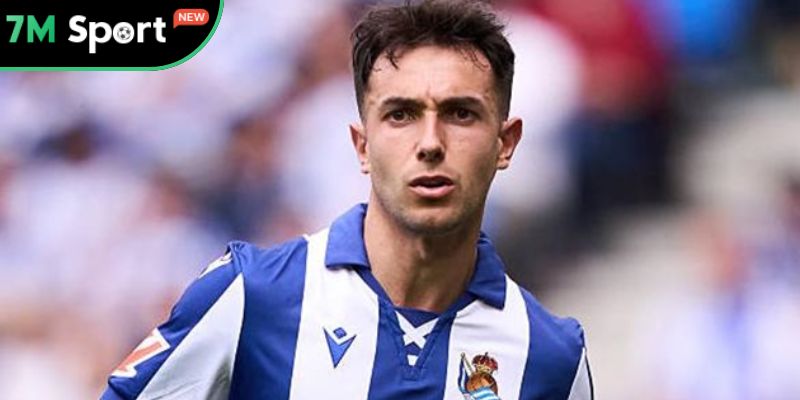 Zubimendi: Chàng tân binh xuất sắc của Pháo thủ thành London 7 Zubimendi từng thi đấu xuất sắc trong màu áo Real Sociedad